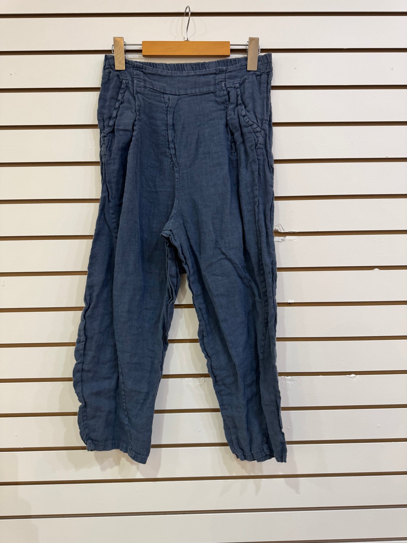 Navy Linen Capris