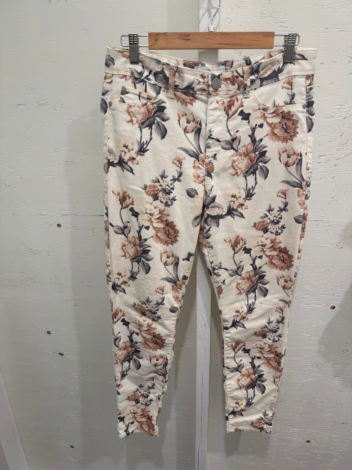 Jordache floral pants
