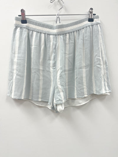 Wilfred blue & white stripes shorts