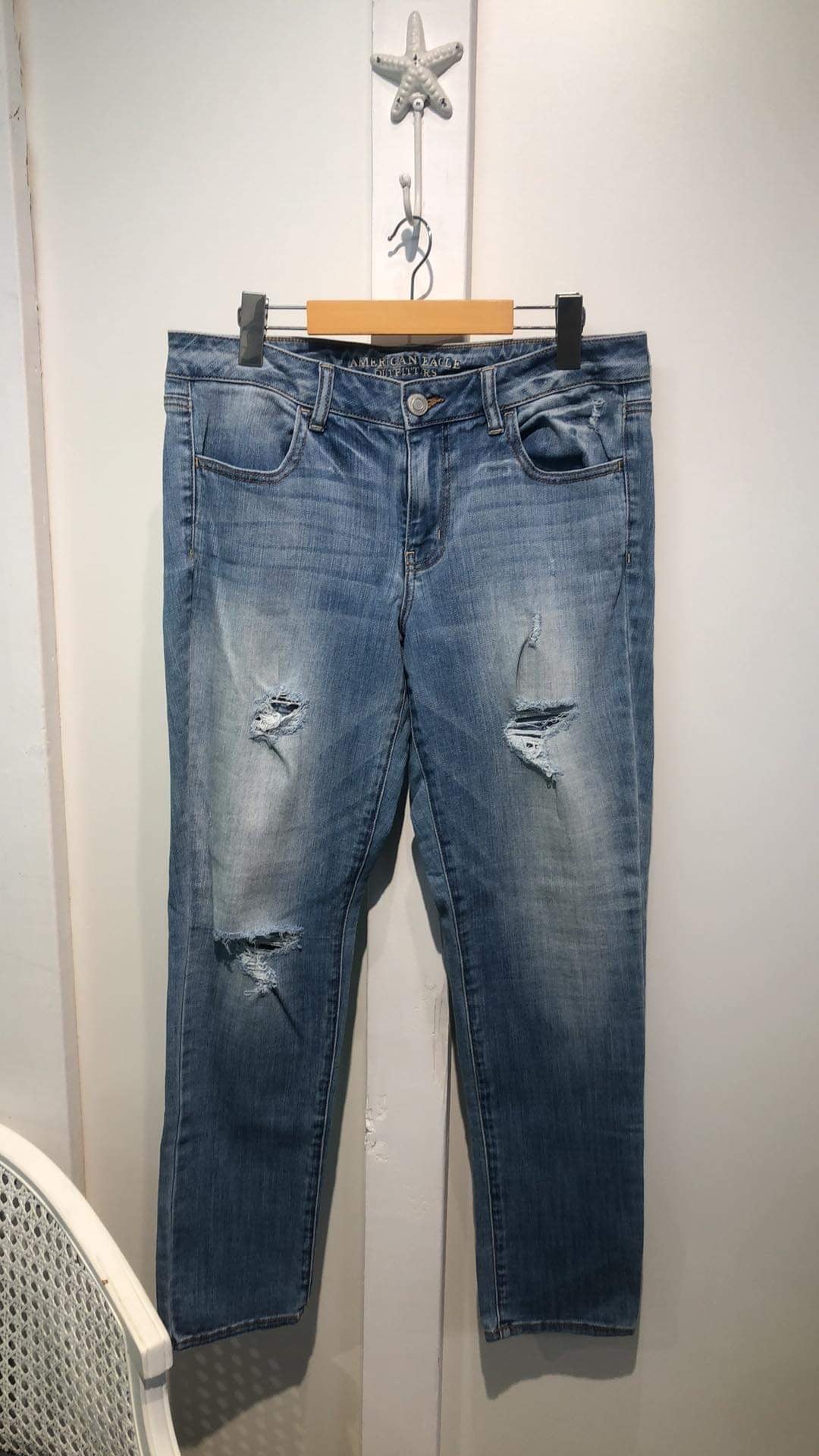 American eagle distressed skinny jeans